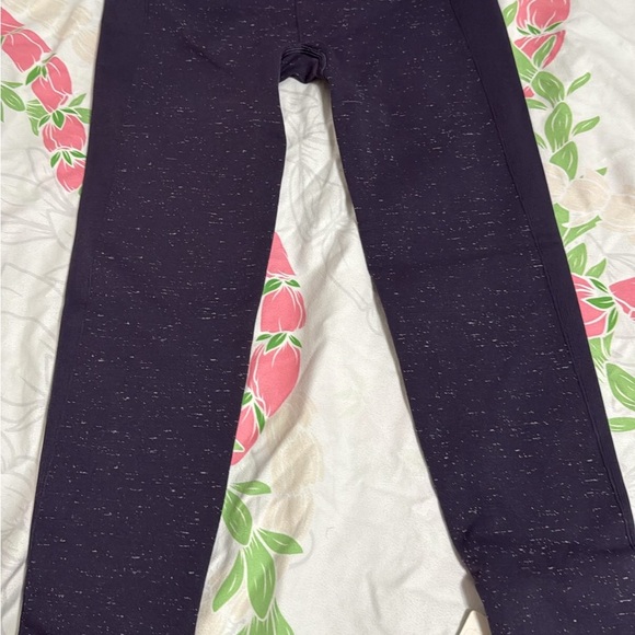 Lululemon free to flow 7/8 tight